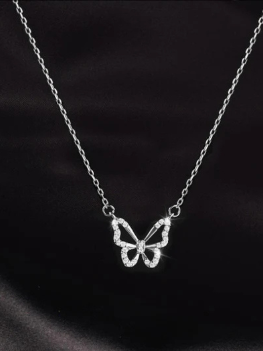 Butterfly Sparkle Necklace – Elegant & Enchanting!